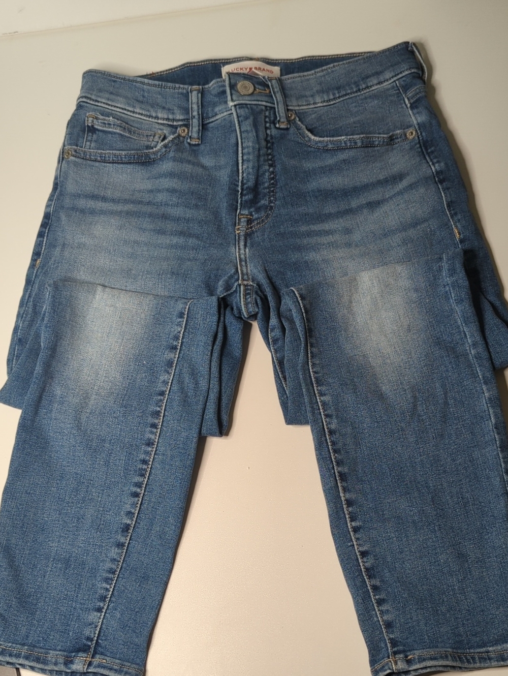 Lucky Brand Blue Denim Jeans. Ava crop. Size 4